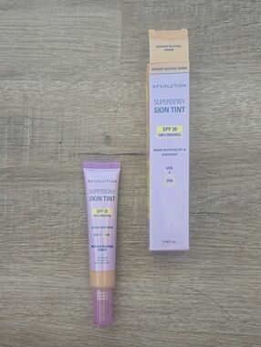 Revolution Skin Tint - Medium Neutral Warm
